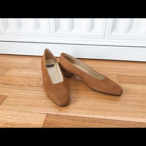 Vintage Nine West Tan Suede Heels